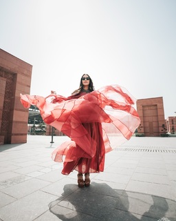 Neha Dhupia feet photo thumbnail