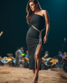 Neha Dhupia feet photo thumbnail