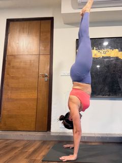 Neha Dhupia feet photo thumbnail