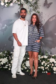 Neha Dhupia feet photo thumbnail