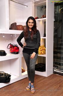 Neha feet photo 4