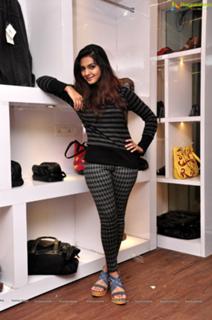 Neha feet photo 20