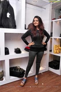 Neha feet photo 17