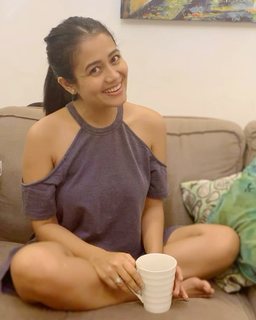Neha Kakkar feet photo 8