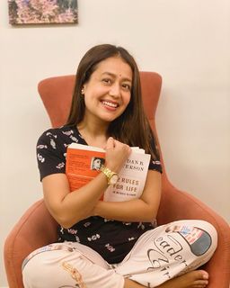 Neha Kakkar feet photo 7