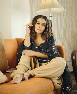 Neha Kakkar feet photo 16