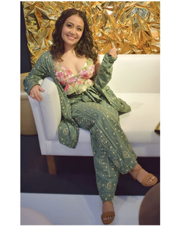 Neha Kakkar feet photo 13