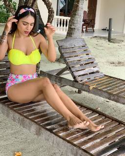 Neha Malik feet photo thumbnail