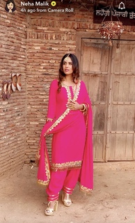 Neha Malik feet photo thumbnail