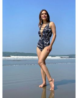 Neha Malik feet photo thumbnail