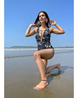 Neha Malik feet photo thumbnail