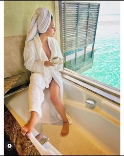 Neha Malik feet photo thumbnail