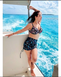 Neha Malik feet photo thumbnail