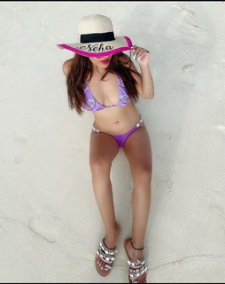 Neha Malik feet photo thumbnail