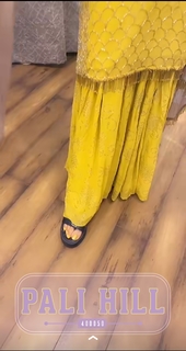 Neha Malik feet photo thumbnail