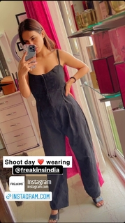 Neha Malik feet photo thumbnail