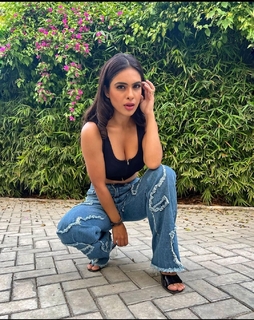 Neha Malik feet photo thumbnail