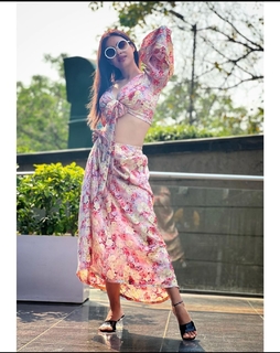Neha Malik feet photo thumbnail
