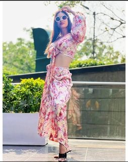 Neha Malik feet photo thumbnail