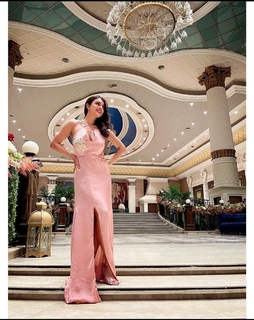 Neha Malik feet photo thumbnail