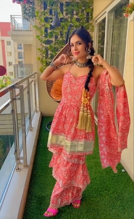 Neha Malik feet photo thumbnail