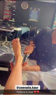 Neha Malik feet photo thumbnail