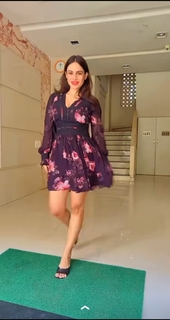 Neha Malik feet photo thumbnail
