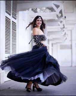 Neha Malik feet photo thumbnail