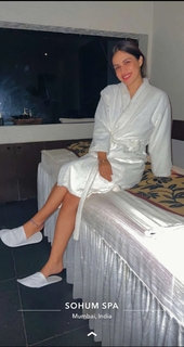 Neha Malik feet photo thumbnail