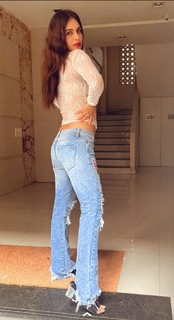 Neha Malik feet photo thumbnail