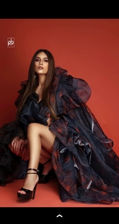 Neha Malik feet photo thumbnail
