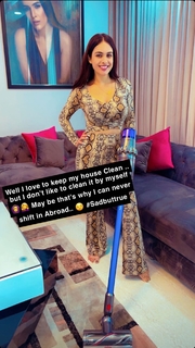 Neha Malik feet photo thumbnail