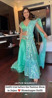 Neha Malik feet photo thumbnail