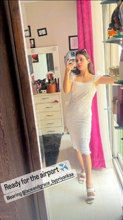 Neha Malik feet photo thumbnail