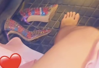 Neha Malik feet photo thumbnail