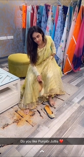 Neha Malik feet photo thumbnail
