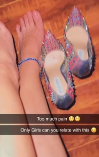 Neha Malik feet photo thumbnail