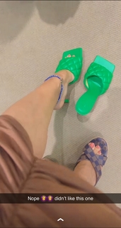 Neha Malik feet photo thumbnail