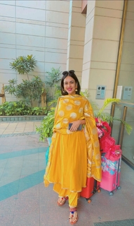 Neha Malik feet photo thumbnail