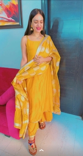 Neha Malik feet photo thumbnail