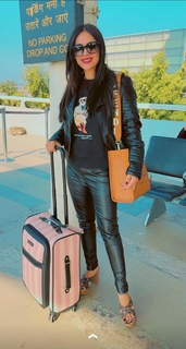 Neha Malik feet photo thumbnail