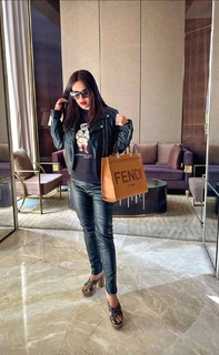Neha Malik feet photo thumbnail