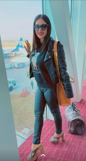 Neha Malik feet photo thumbnail