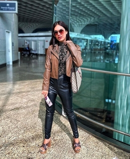 Neha Malik feet photo thumbnail