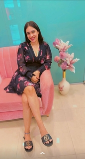 Neha Malik feet photo thumbnail