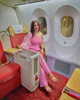 Neha Malik feet photo thumbnail