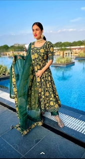 Neha Malik feet photo thumbnail