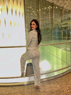 Neha Malik feet photo thumbnail