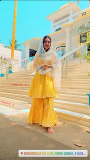 Neha Malik feet photo thumbnail