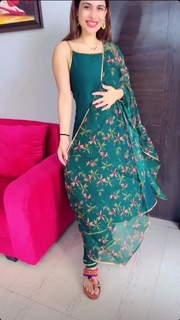 Neha Malik feet photo thumbnail